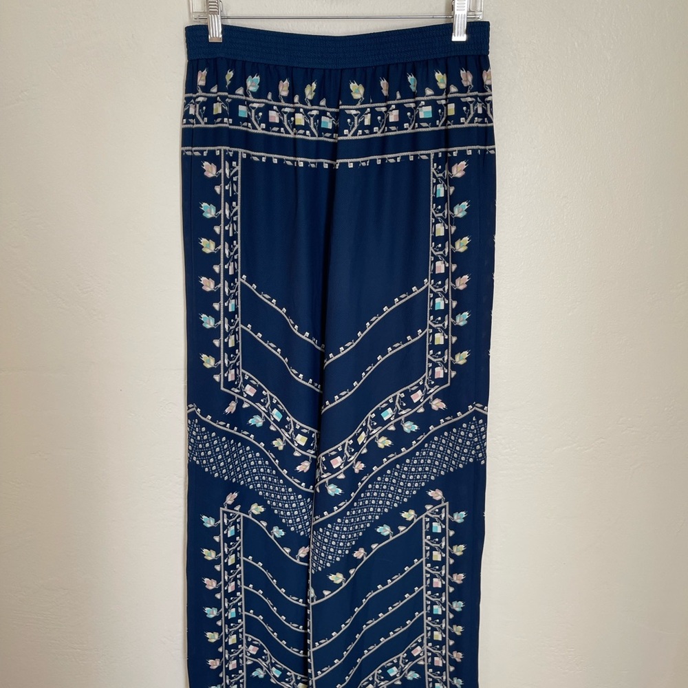 BCBG comfortable flowery pants